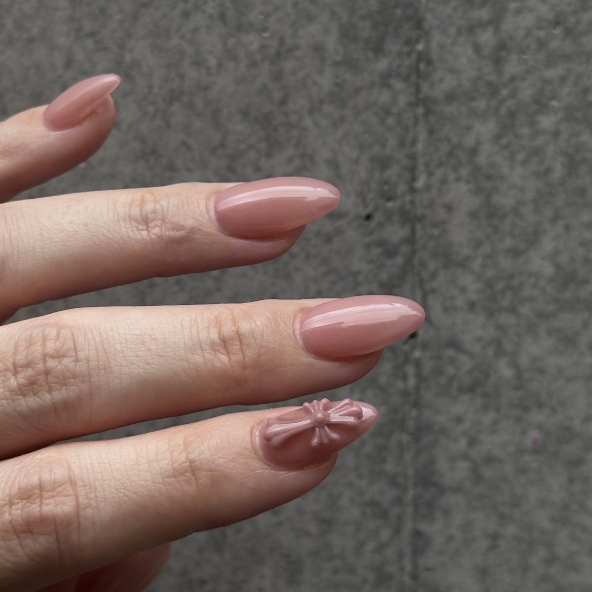 Dusty pink one-color gel nails at blancher nail salon in Hiroo, Tokyo